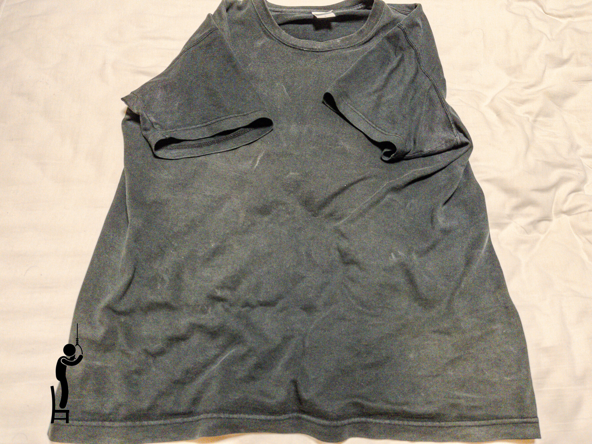 色褪せた黒Tシャツを断捨離​