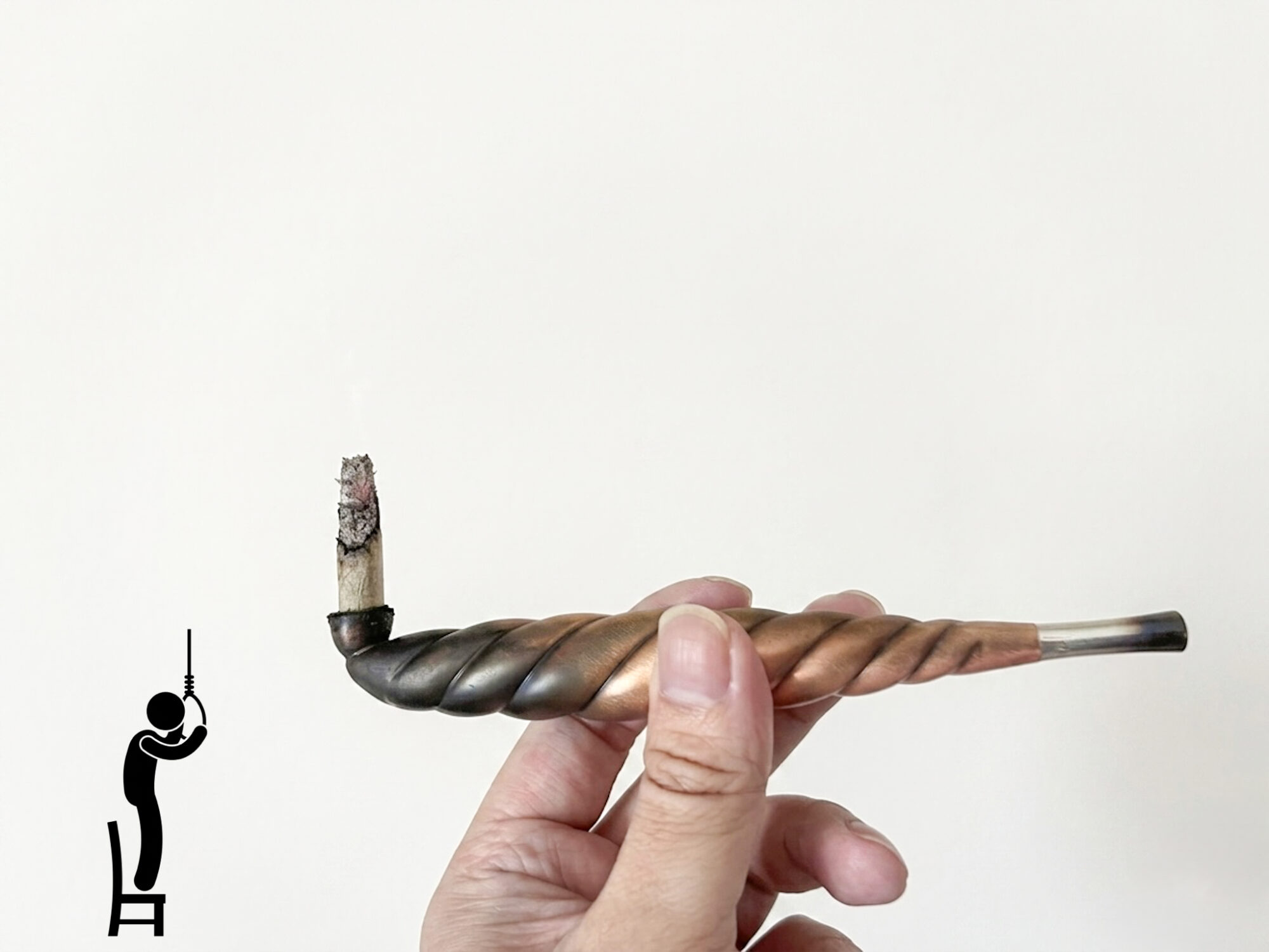 煙管に刺して手巻き煙草を吸うのがつらい。シガレットホルダーを買おうかと思いましたが…